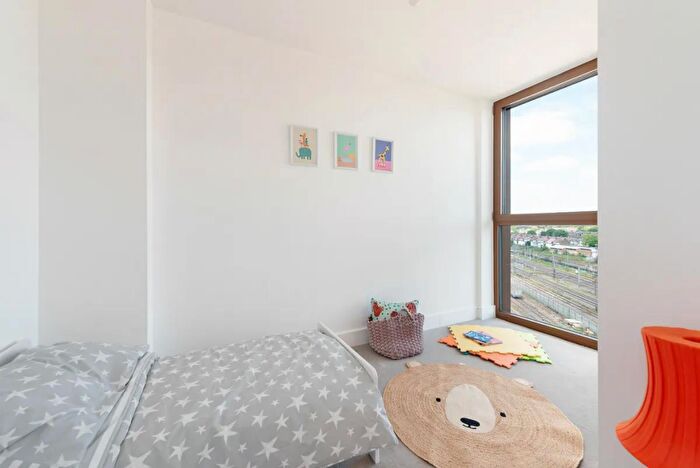 2 Bedroom Apartment To Rent In Goodhall Street, London, NW10