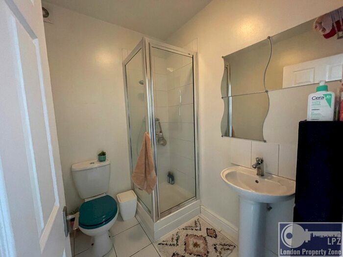 Studio To Rent In Netherwood Road, Brook Green, W14