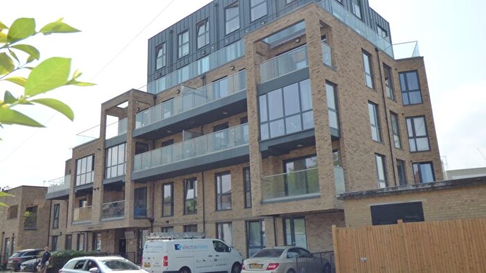 1 Bedroom Maisonette To Rent In Trundleys Road, London, SE8