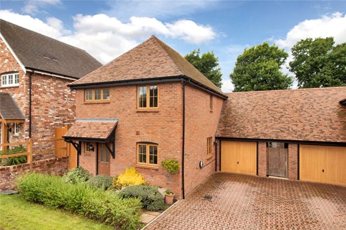 3 Bedroom Link Detached House To Rent In Coppice End, Crowborough, East Sussex, TN6