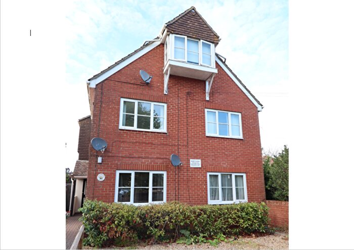 1 Bedroom Flat To Rent In Manor Farm Road, Southampton, Hampshire, SO18