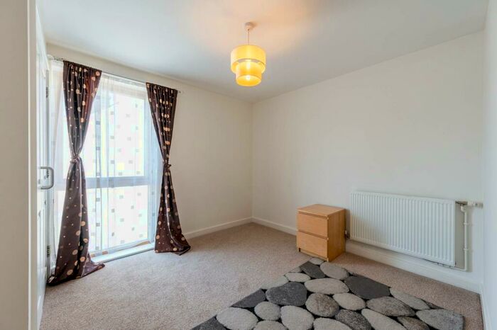 2 Bedroom Flat To Rent In Carshalton Road, Sutton, Carshalton, SM5