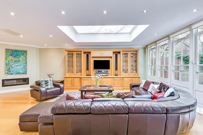 8 Bedroom Detached House For Sale In Holford Road, Hampstead Village, NW3