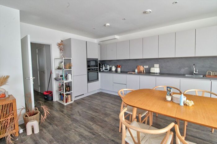 2 Bedroom Flat For Sale In Flat, Aphrodite Court, Barnet, EN5