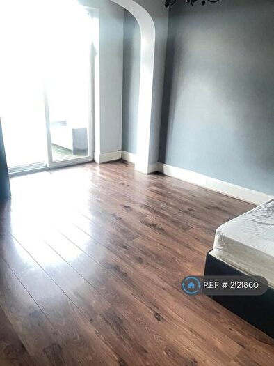 3 Bedroom Semi-Detached House To Rent In Wanstead Lane, Ilford, IG1