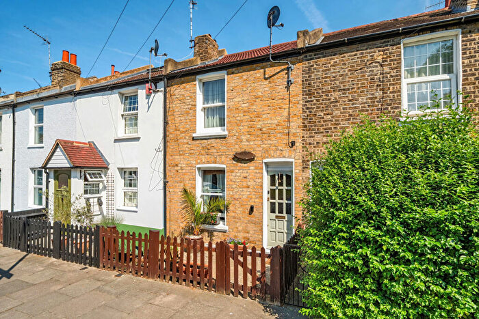2 Bedroom Terraced House For Sale In Sutcliffe Road, Plumstead, SE18