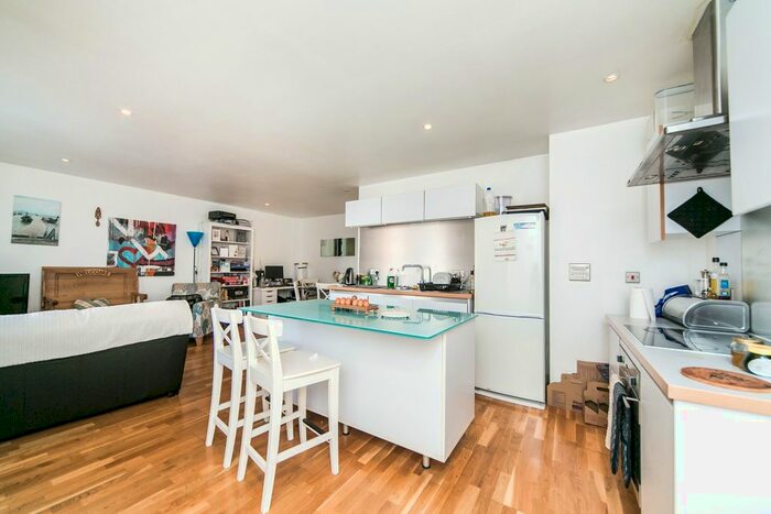 1 Bedroom Flat To Rent In Queens Wharf, Queens Road, Reading, RG1