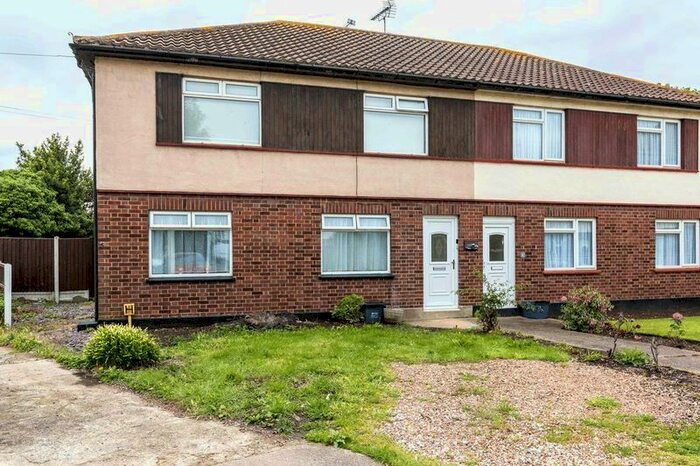 2 Bedroom Flat To Rent In Plas Newydd Close, Southend-On-Sea, SS1