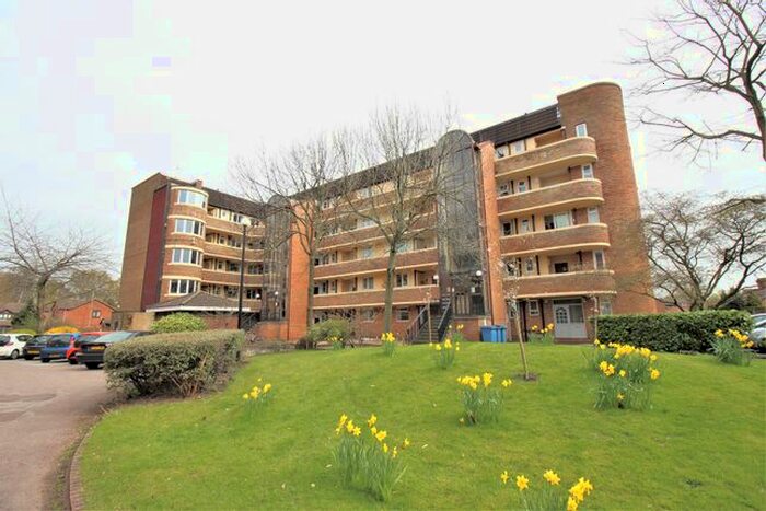 2 Bedroom Flat To Rent In Minster Court, Liverpool, L7