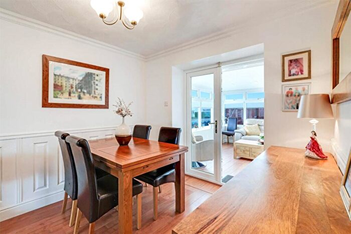 3 Bedroom Bungalow For Sale In Croftmoraig Avenue, Moodiesburn, Glasgow, North Lanarkshire, G69