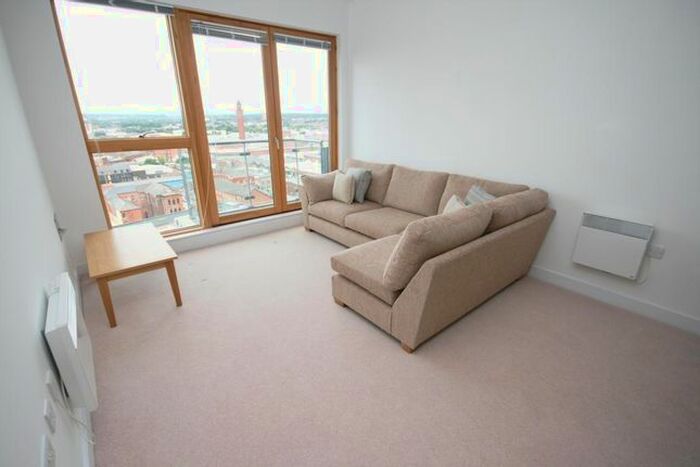 2 Bedroom Flat To Rent In New Century Park, Manchester, M4