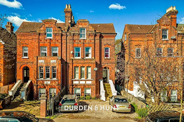 1 Bedroom Flat For Sale In Hermon Hill, London, E11