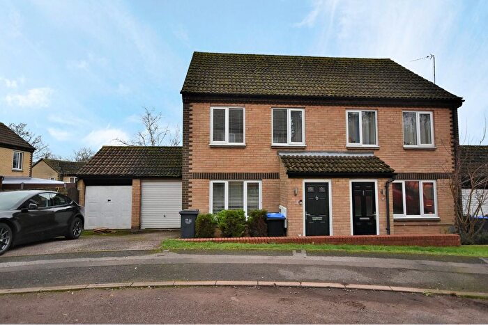 3 Bedroom Semi Detached House For Sale In Ecton Park Road, Northampton, NN3