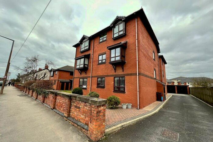 2 Bedroom Apartment To Rent In Braidwood Court, St Andrews Road North, Lytham St Annes, FY8