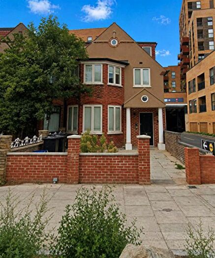 Studio To Rent In East Acton Lane, Acton, W3