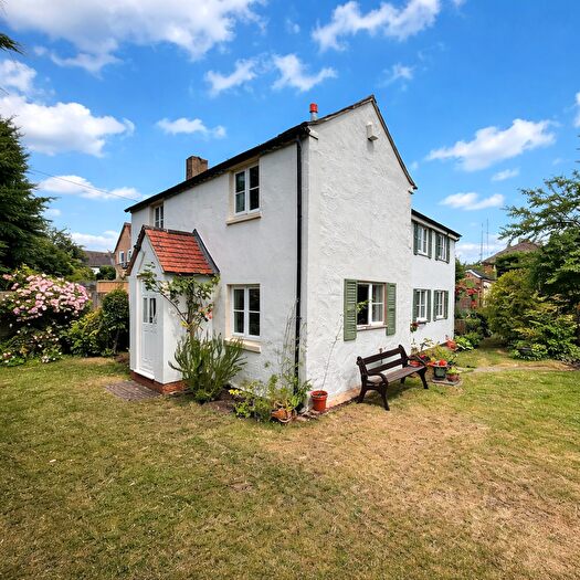 3 Bedroom Detached House For Sale In Bracken Road, SL6