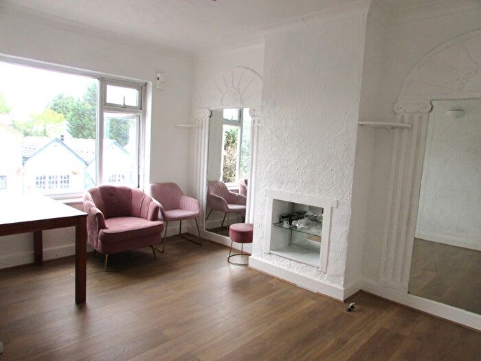 1 Bedroom Flat To Rent In Watford Road, Rickmansworth, Hertfordshire, WD3