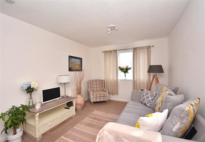 1 Bedroom Flat To Rent In Garron Close, Aylesbury, HP21