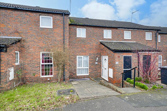 3 Bedroom Terraced House For Sale In Meadow Way, Leighton Buzzard, LU7