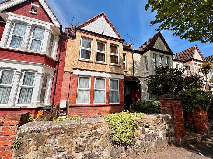 2 Bedroom Flat To Rent In Boscombe Road, Southend-On-Sea, SS2