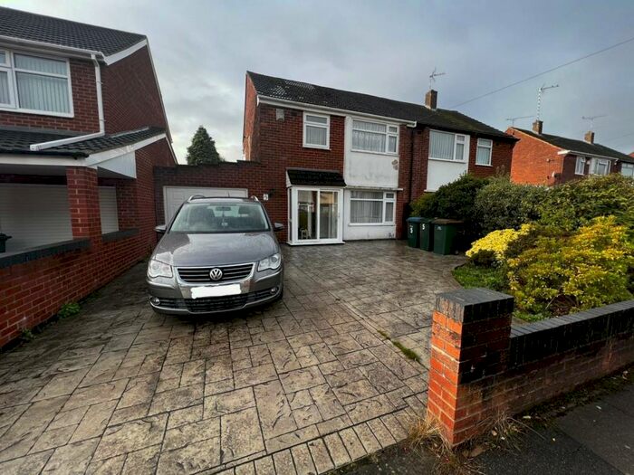 3 Bedroom Semi-Detached House To Rent In Berwyn Avenue, Coventry, CV6