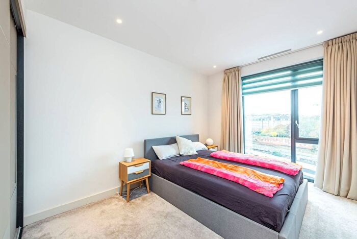 1 Bedroom Flat To Rent In Sutherland Street, Victoria, London, SW1V