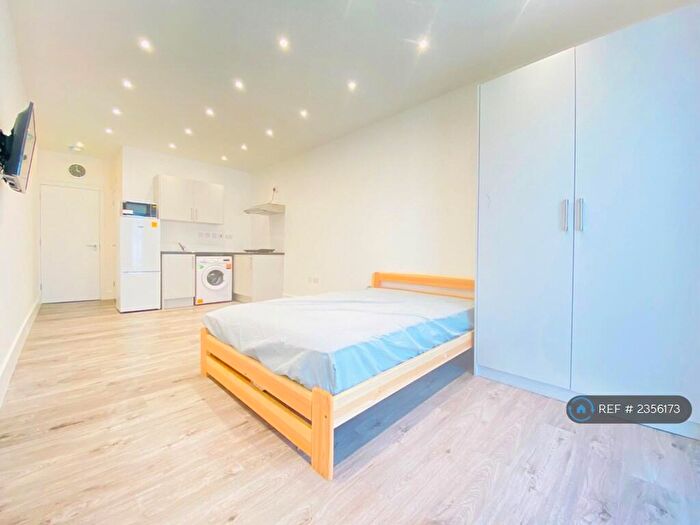 Studio To Rent In Middlesex, Pinner, HA5