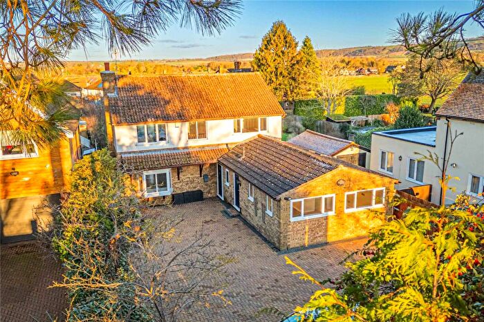 4 Bedroom Detached House For Sale In Church End, Edlesborough, Buckinghamshire, LU6