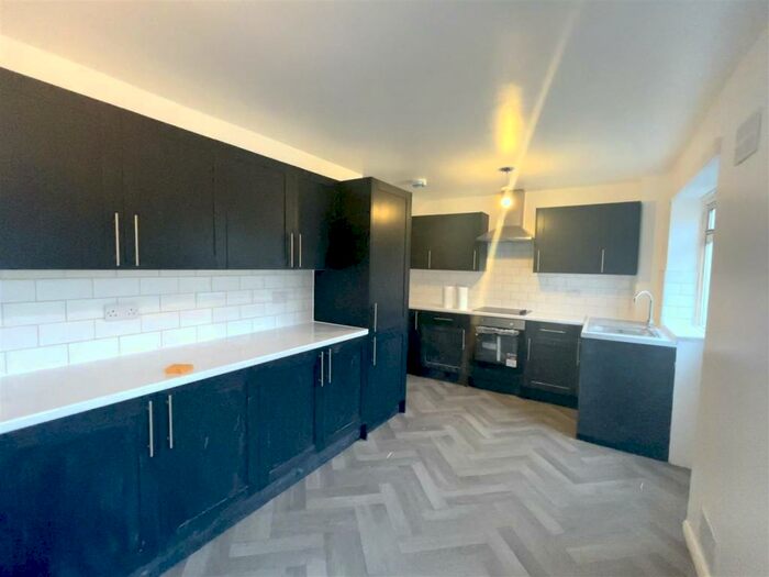 3 Bedroom House To Rent In Carters Mead, Harlow, CM17