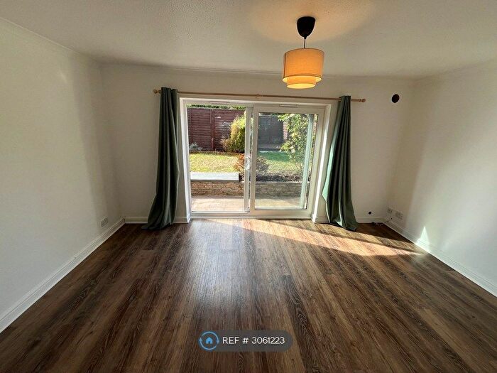 2 Bedroom Maisonette To Rent In Willis Close, Epsom, KT18