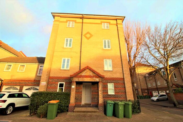 2 Bedroom Apartment To Rent In Valiant Way, Beckton, E6