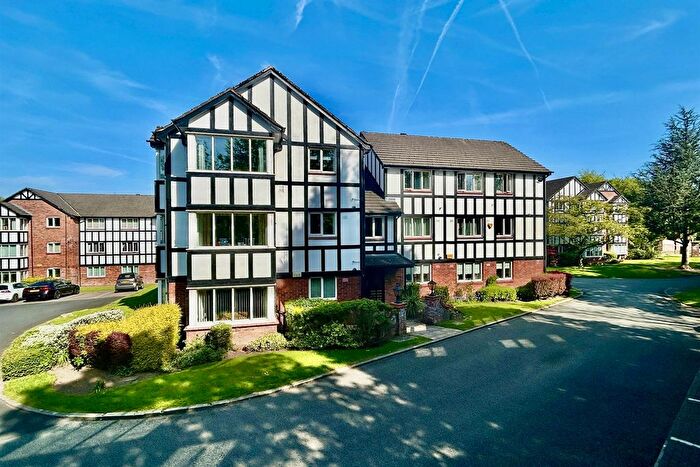 2 Bedroom Flat For Sale In South View Gardens, Schools Hill, Cheadle, SK8