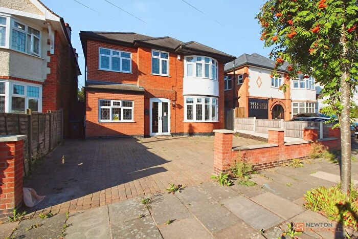 4 Bedroom Detached House For Sale In Hilders Road, Leicester, LE3