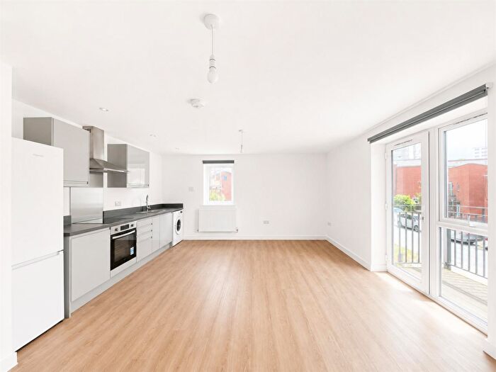 1 Bedroom Apartment To Rent In Barton Hill Road, St Philips, Bristol, BS5