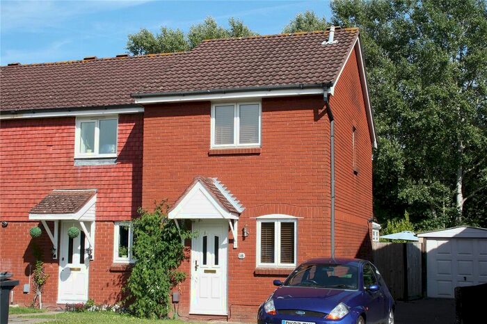 2 Bedroom End Of Terrace House To Rent In Linnet Close, Petersfield, Hampshire, GU31