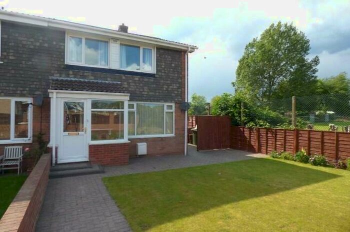 3 Bedroom End Of Terrace House To Rent In Southburn Close, Houghton Le Spring, Tyne And Wear, DH4