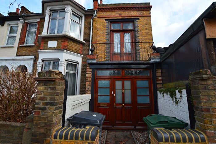 2 Bedroom Detached House To Rent In Beulah Road, E17