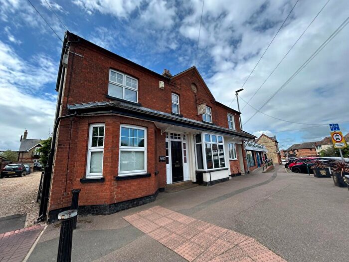 2 Bedroom Flat To Rent In The High Street, Stotfold, SG5
