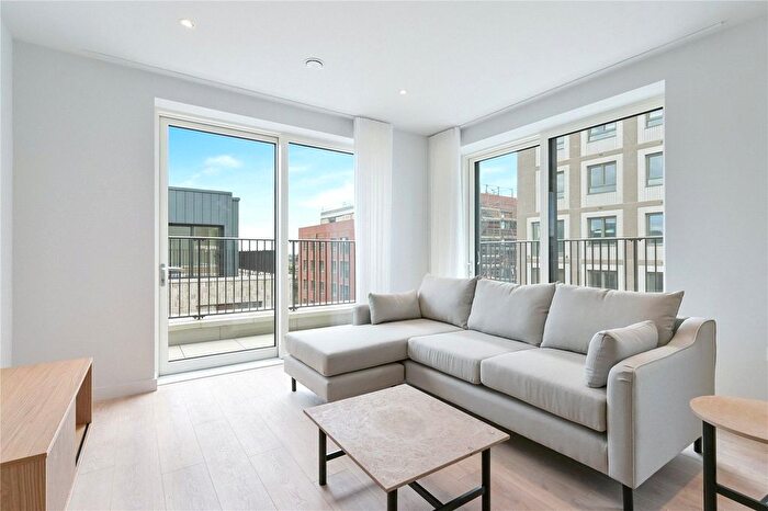 3 Bedroom Flat To Rent In The Maple, Ribbon Lane, London, NW2