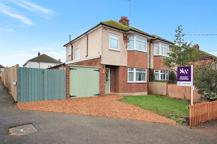 3 Bedroom Semi-Detached House For Sale In York Road, Higham Ferrers., NN10