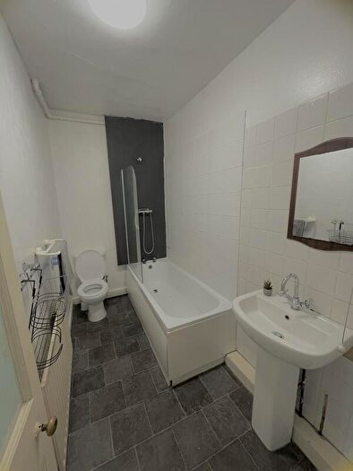 4 Bedroom Terraced House To Rent In Delph Mount, Woodhouse, Leeds, LS6