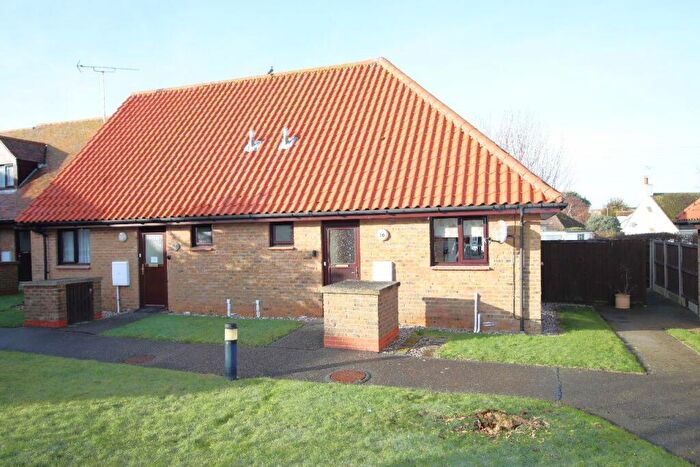 1 Bedroom Retirement Property For Sale In Hall Crescent, Holland On Sea, CO15