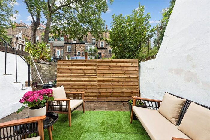 1 Bedroom Apartment For Sale In Offord Road, London, N1 - Photo 4