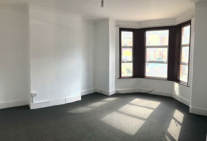 4 Bedroom Terraced House To Rent In Overton Drive, Chadwell Heath, RM6