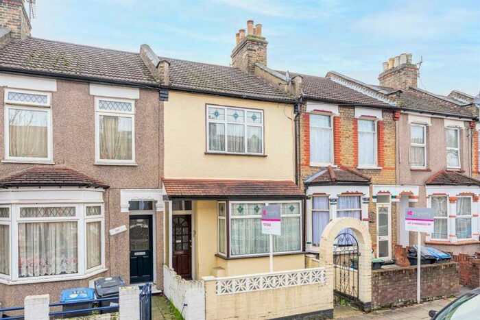 3 Bedroom Terraced House To Rent In Forest Road, London, N9