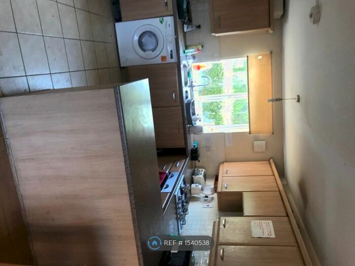 6 Bedroom Flat To Rent In Orchard Park, Cambridge, CB4