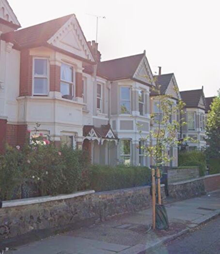 3 Bedroom Flat To Rent In Riffel Road, London, NW2