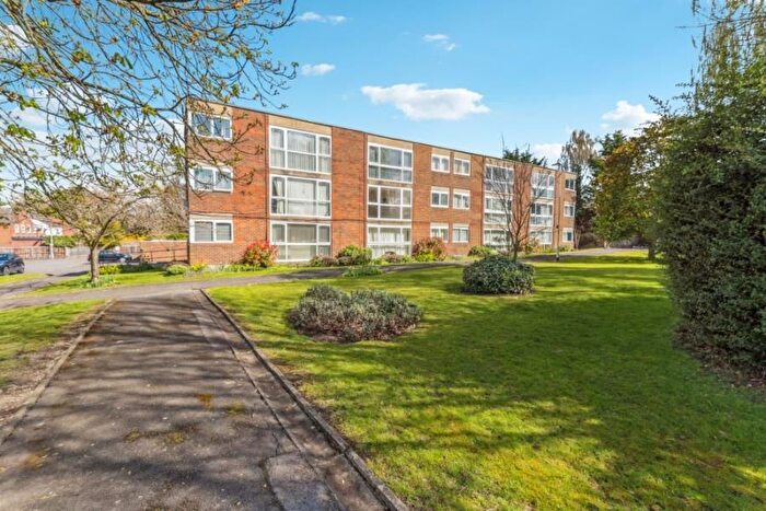 2 Bedroom Flat To Rent In Hawkesworth Close, Northwood, HA6