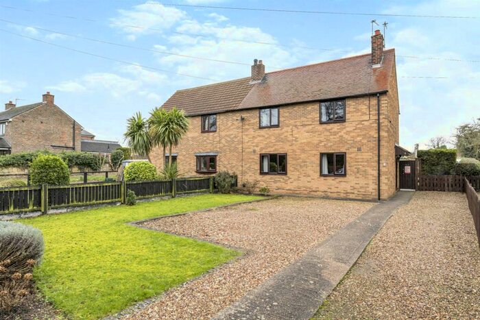 3 Bedroom Semi-Detached House For Sale In Church Lane, Marr, Doncaster, DN5