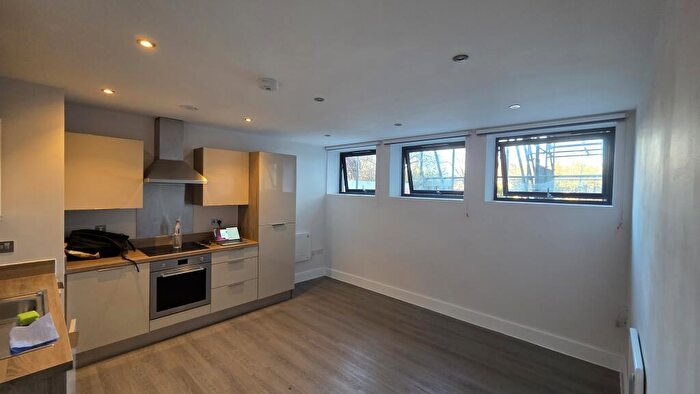 1 Bedroom Flat To Rent In Burlington Road, New Malden, KT3